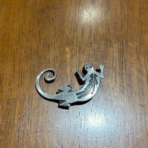 Navajo sterling silver lizard pendant